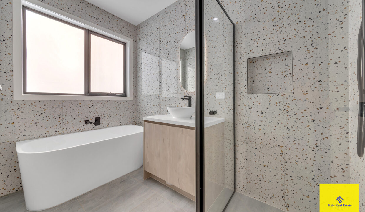 uploads2F1743383355553-h17y8fqyjbg-ada12e6c8d21cd0abba8fd3d176a3cc32F0O8A2426